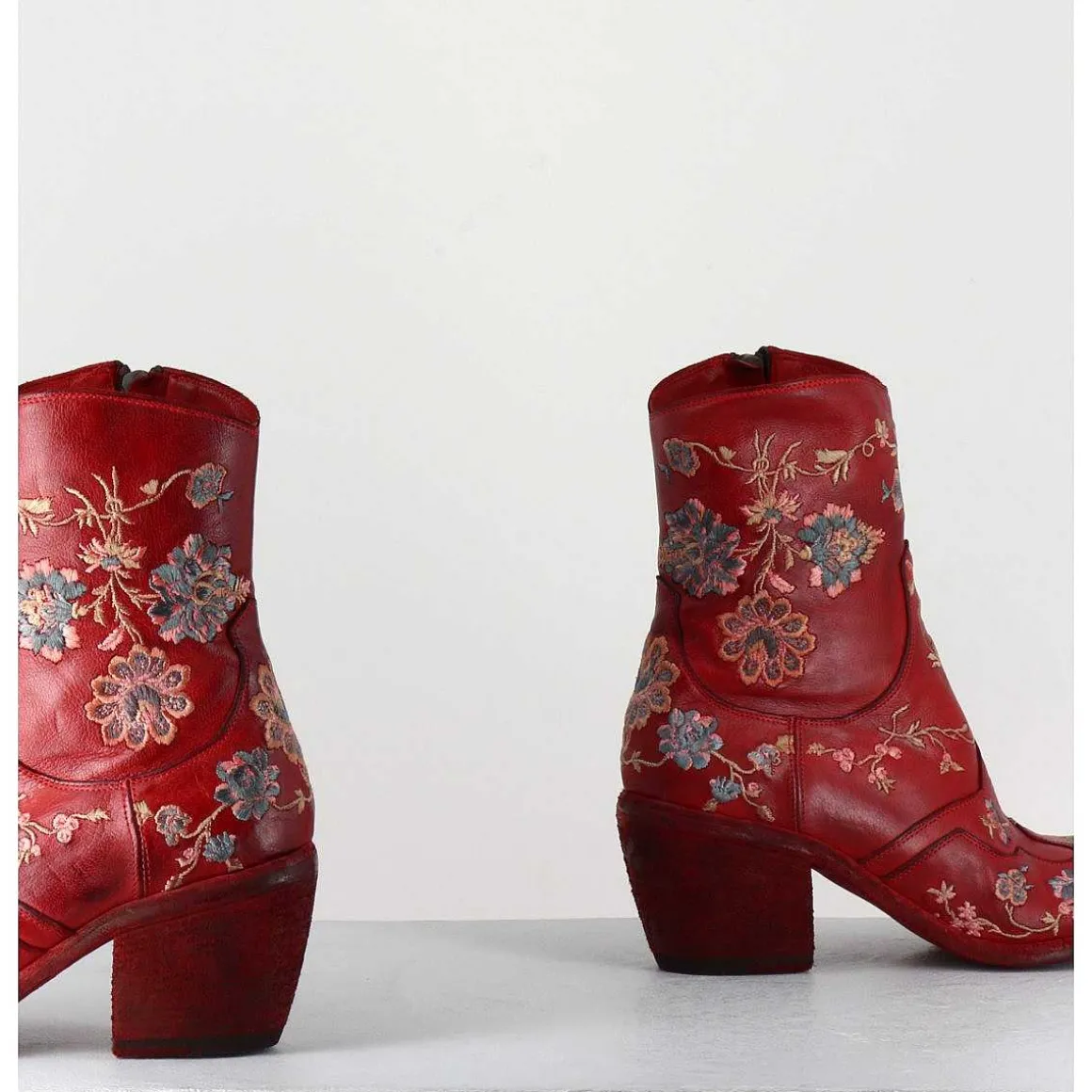 Boots En Cuir Rouge Broderies Fleurs - 3207 Ignis Rosso