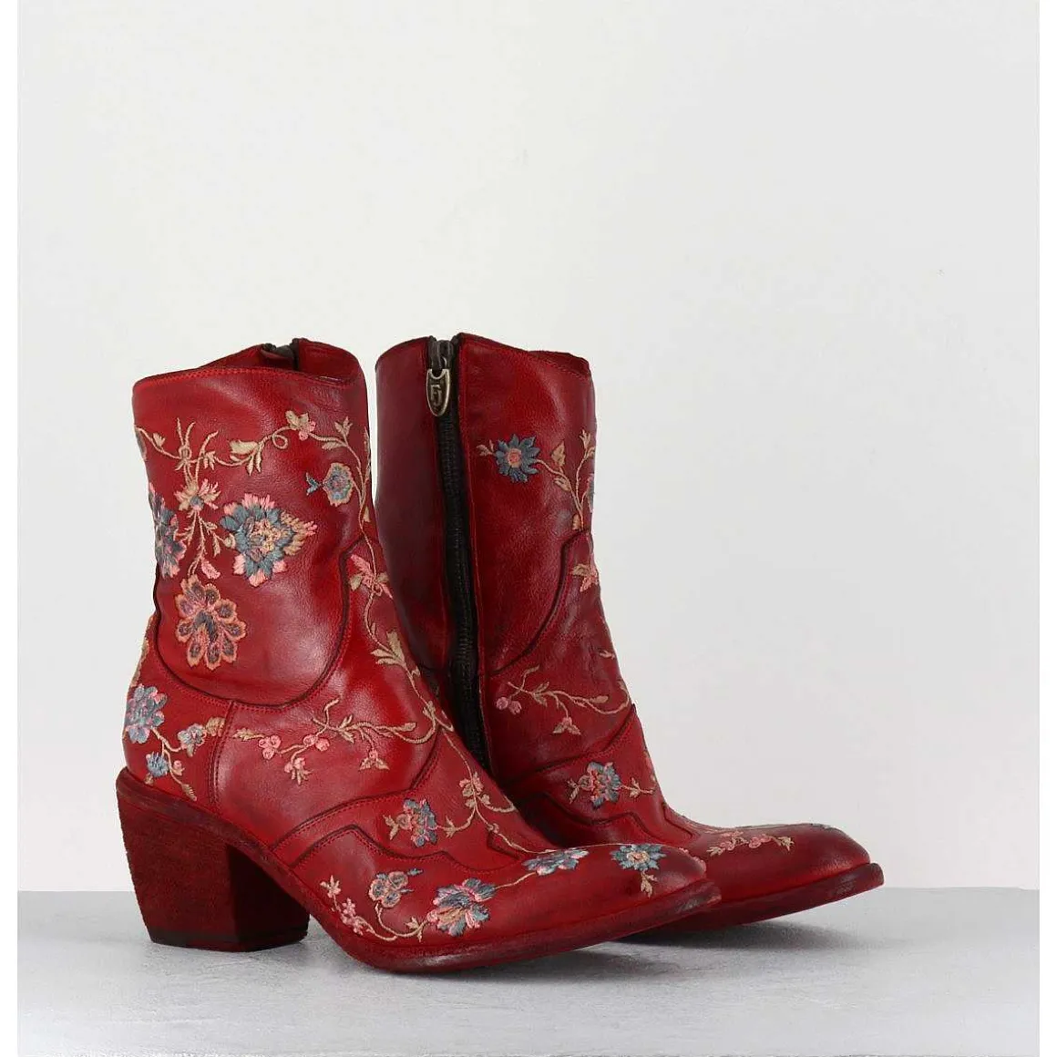 Boots En Cuir Rouge Broderies Fleurs - 3207 Ignis Rosso