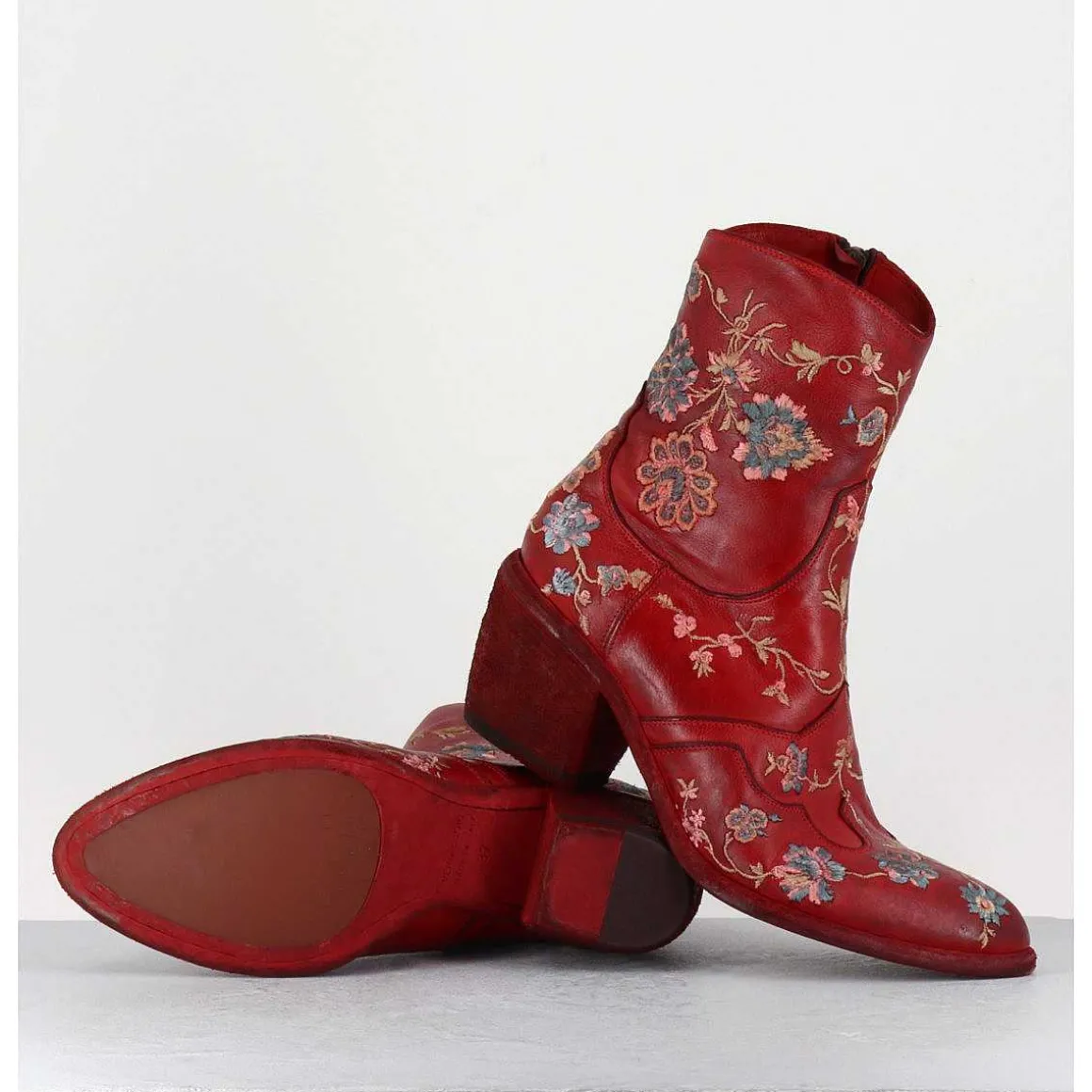 Boots En Cuir Rouge Broderies Fleurs - 3207 Ignis Rosso