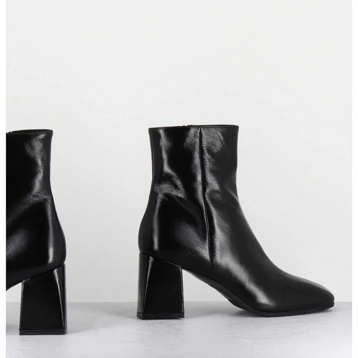 Boots En Cuir Souple Noir Bout Carre A Talon - Selia Verlux Nero