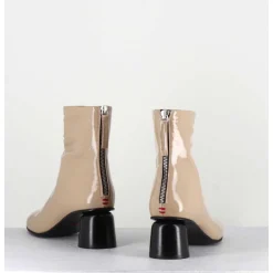 Boots En Cuir Vernis Beige Petit Talon 60S - Anya13 Incenso