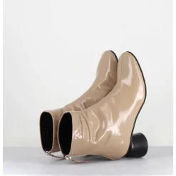 Boots En Cuir Vernis Beige Petit Talon 60S - Anya13 Incenso