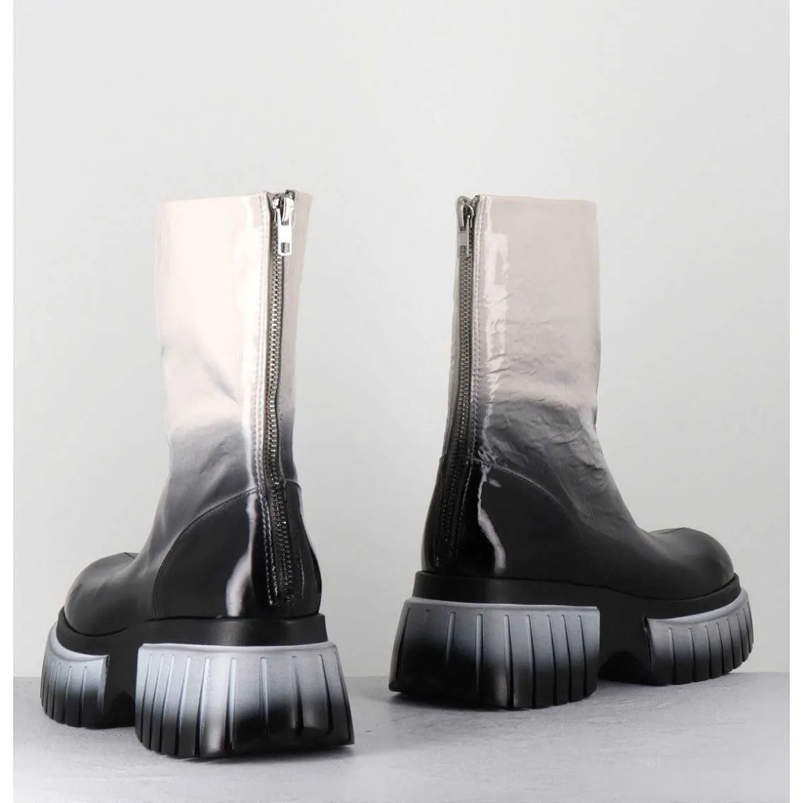 Boots En Cuir Vernis Degrade Blanc/Noir Semelle Epaisse - Melia3 Cindy Tofu