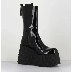 Boots En Cuir Vernis Noir Compensees - Lava Bootie Nero