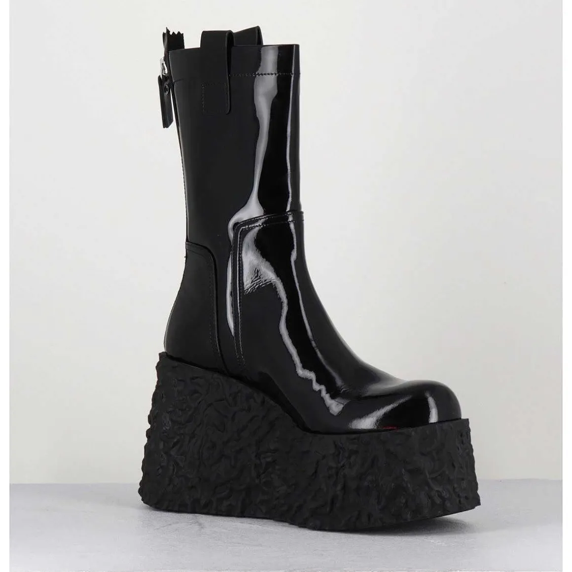 Boots En Cuir Vernis Noir Compensees - Lava Bootie Nero