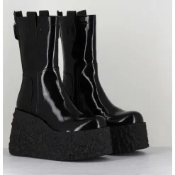 Boots En Cuir Vernis Noir Compensees - Lava Bootie Nero