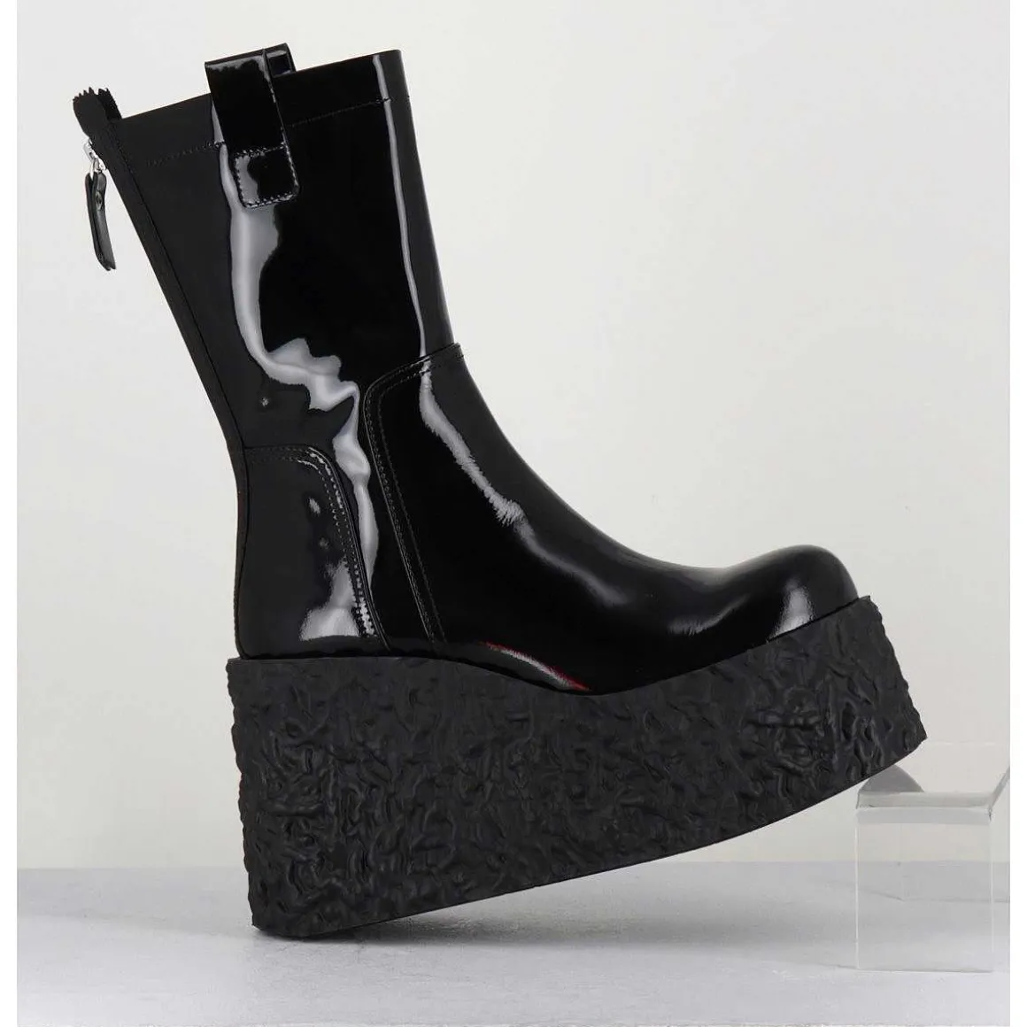Boots En Cuir Vernis Noir Compensees - Lava Bootie Nero