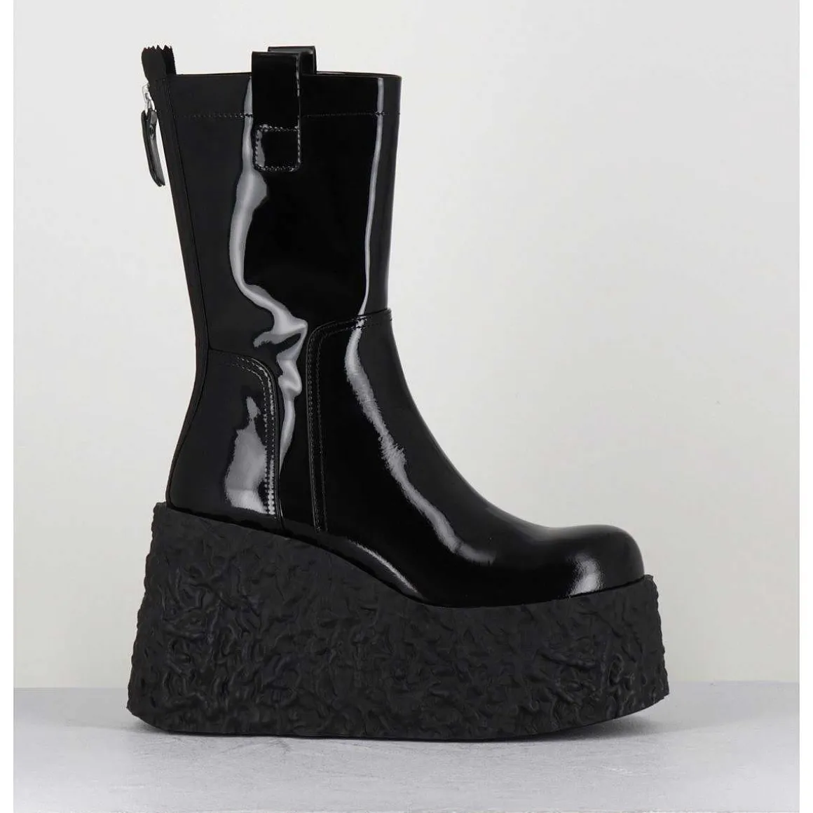 Boots En Cuir Vernis Noir Compensees - Lava Bootie Nero