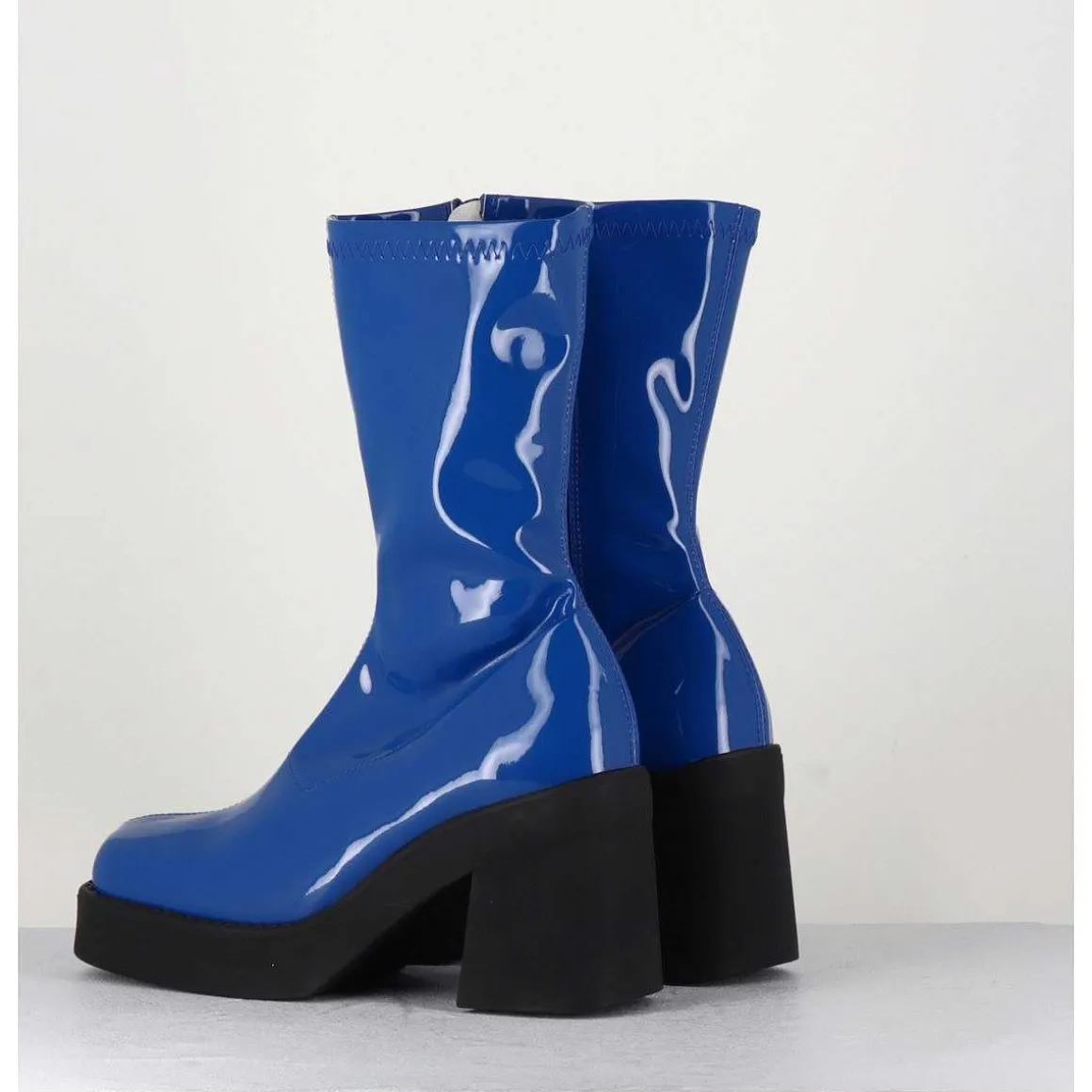 Boots Galbante En Stretch Vernis Bleu - Noely Blue Boots