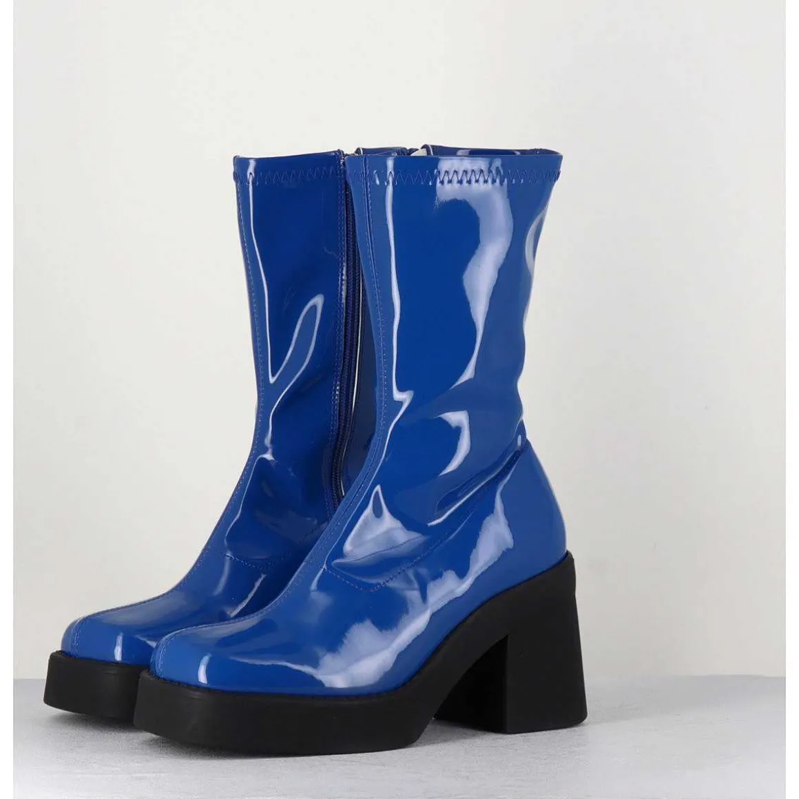 Boots Galbante En Stretch Vernis Bleu - Noely Blue Boots