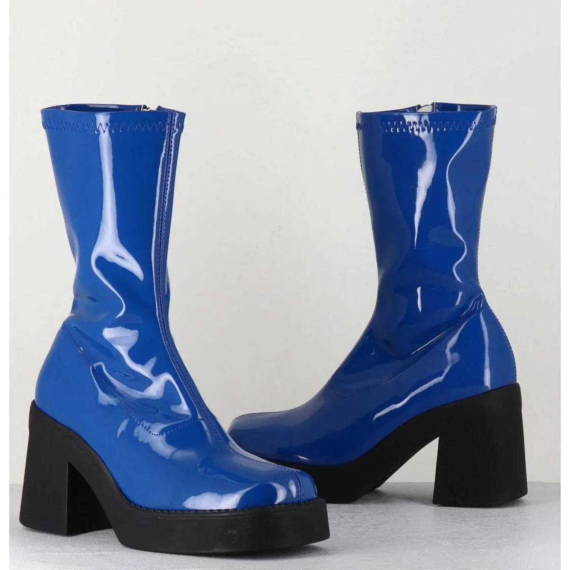 Boots Galbante En Stretch Vernis Bleu - Noely Blue Boots