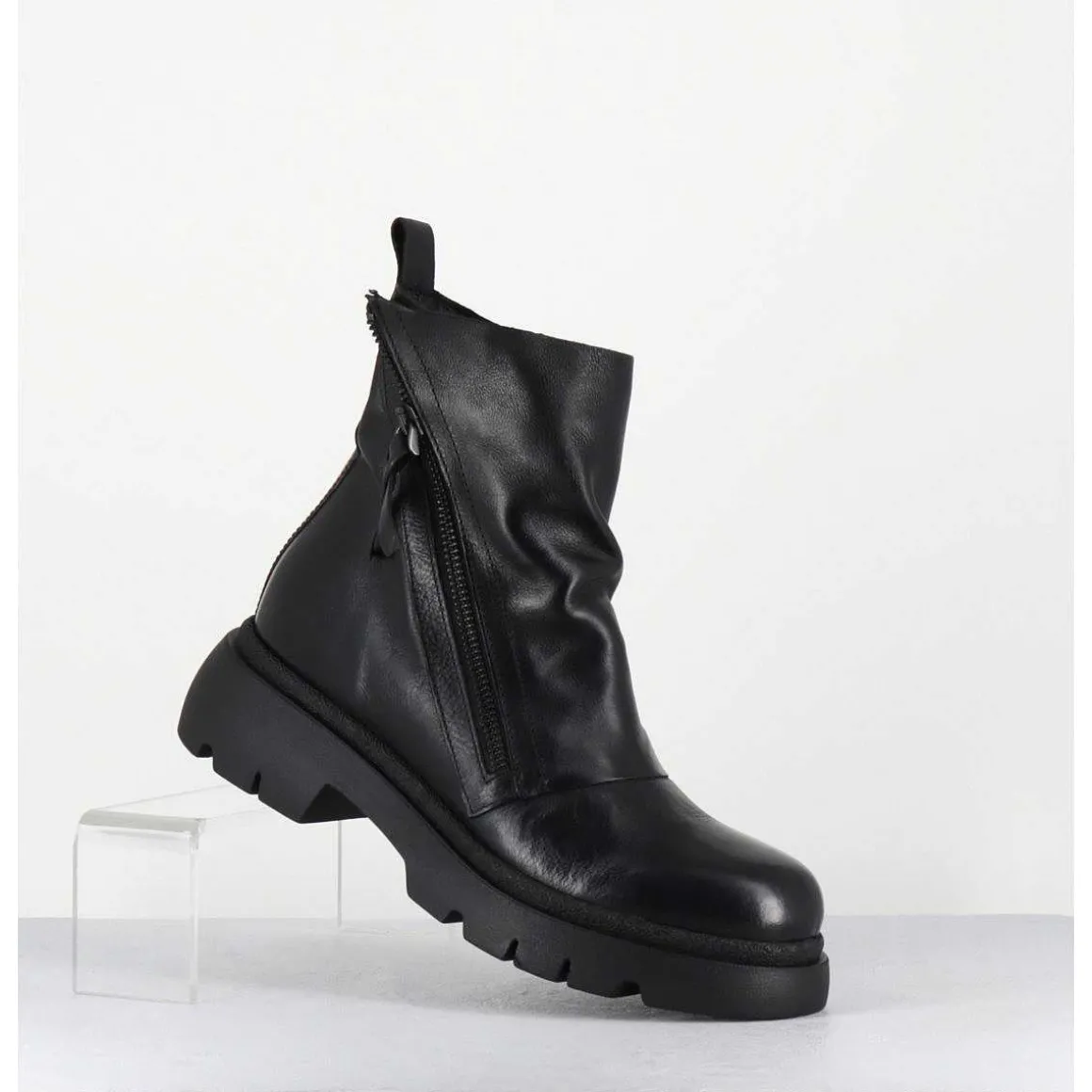 Boots Legeres En Cuir Noir A Zip Asymetrique - Naco07 Carly Nero