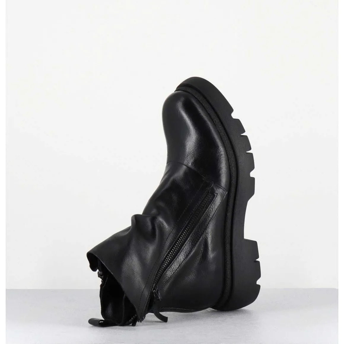 Boots Legeres En Cuir Noir A Zip Asymetrique - Naco07 Carly Nero