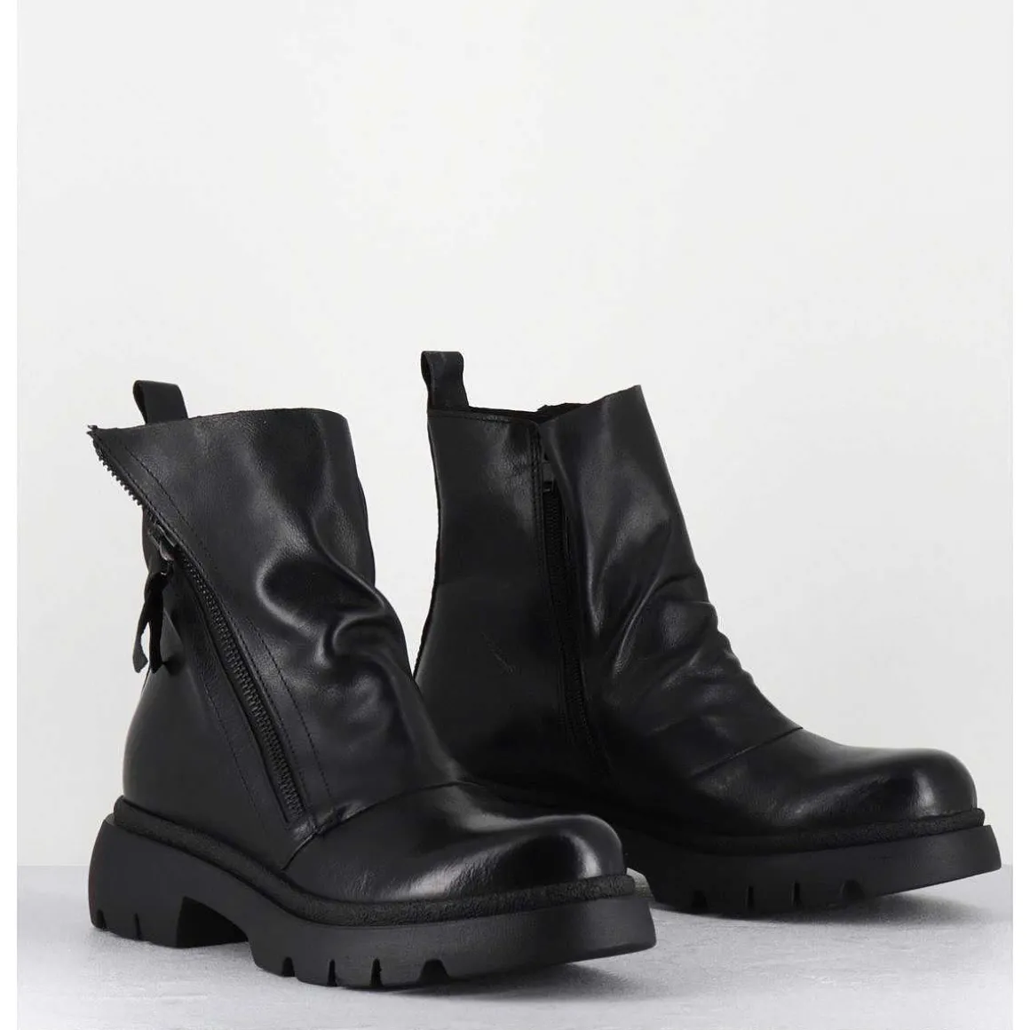 Boots Legeres En Cuir Noir A Zip Asymetrique - Naco07 Carly Nero
