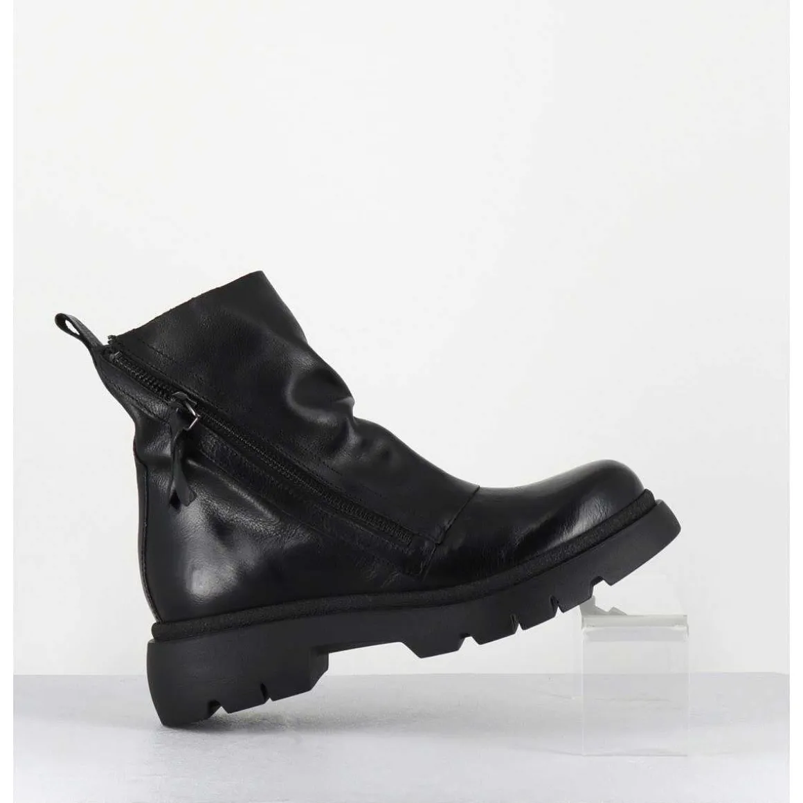 Boots Legeres En Cuir Noir A Zip Asymetrique - Naco07 Carly Nero