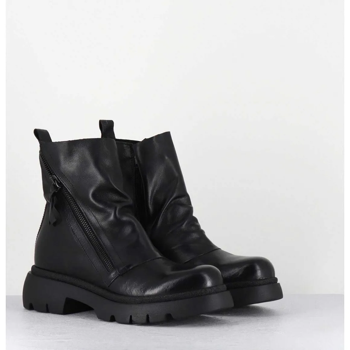Boots Legeres En Cuir Noir A Zip Asymetrique - Naco07 Carly Nero