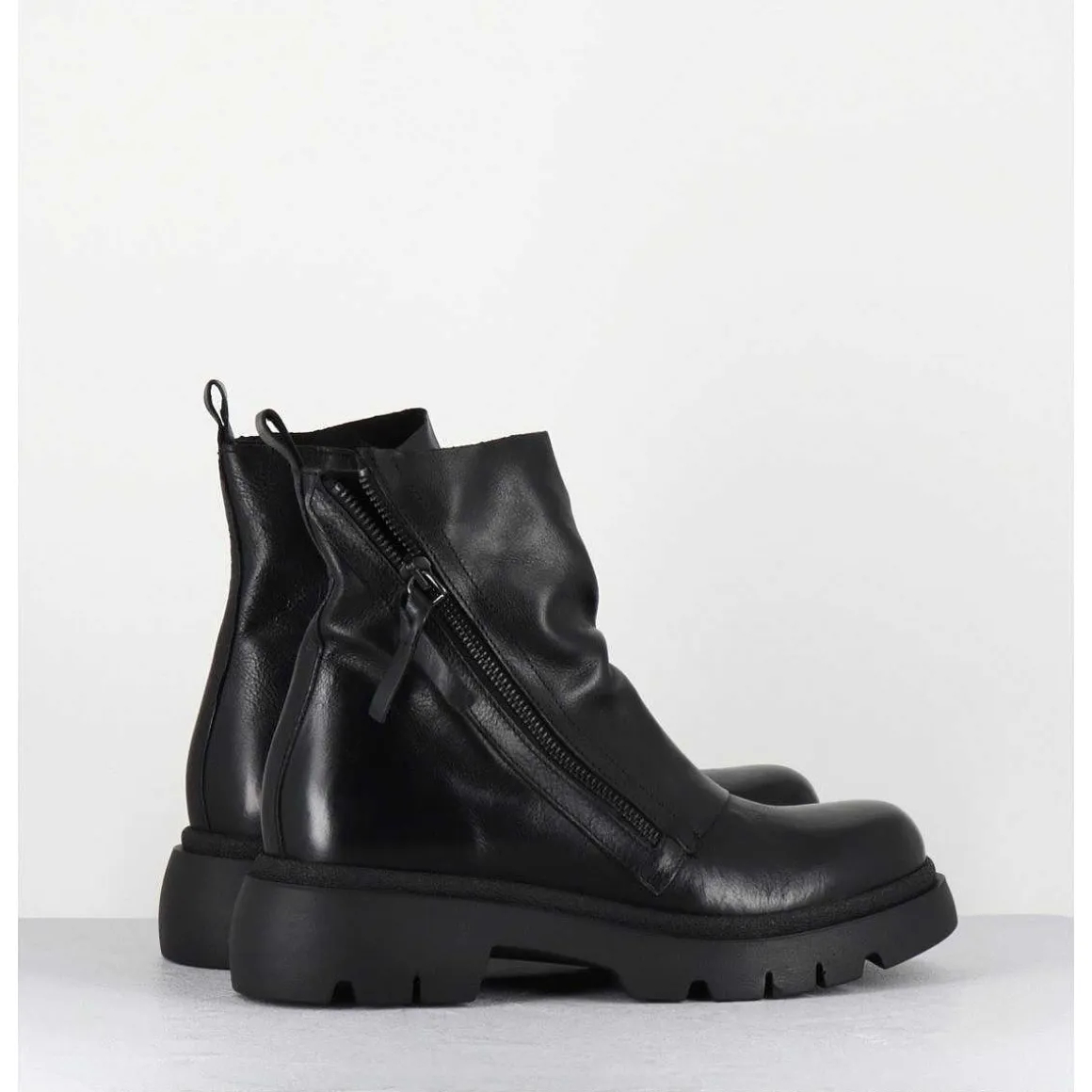 Boots Legeres En Cuir Noir A Zip Asymetrique - Naco07 Carly Nero