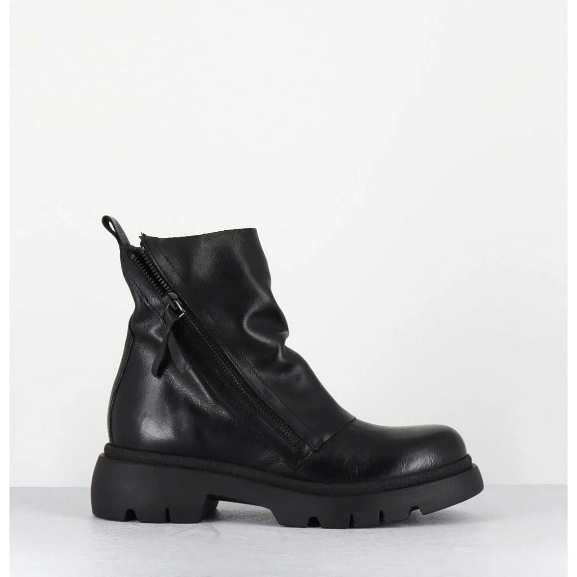 Boots Legeres En Cuir Noir A Zip Asymetrique - Naco07 Carly Nero