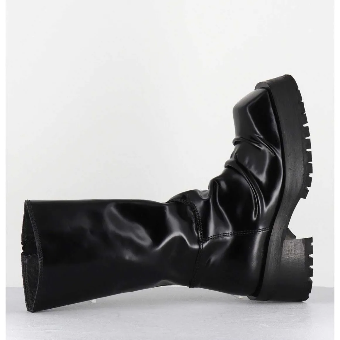 Boots Ligne Brutaliste En Cuir Glace Noir - Dima Shiny Nero