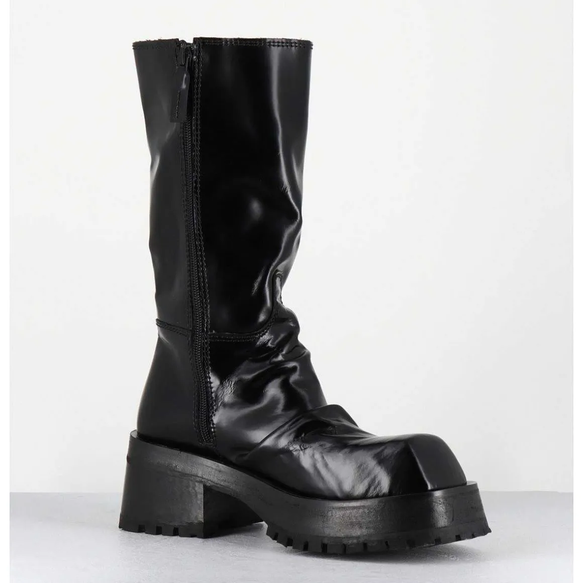 Boots Ligne Brutaliste En Cuir Glace Noir - Dima Shiny Nero