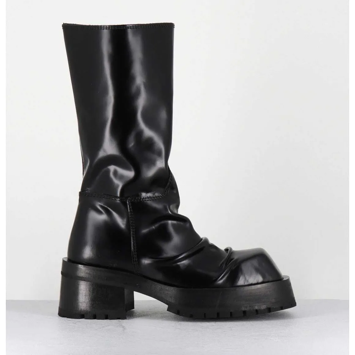 Boots Ligne Brutaliste En Cuir Glace Noir - Dima Shiny Nero