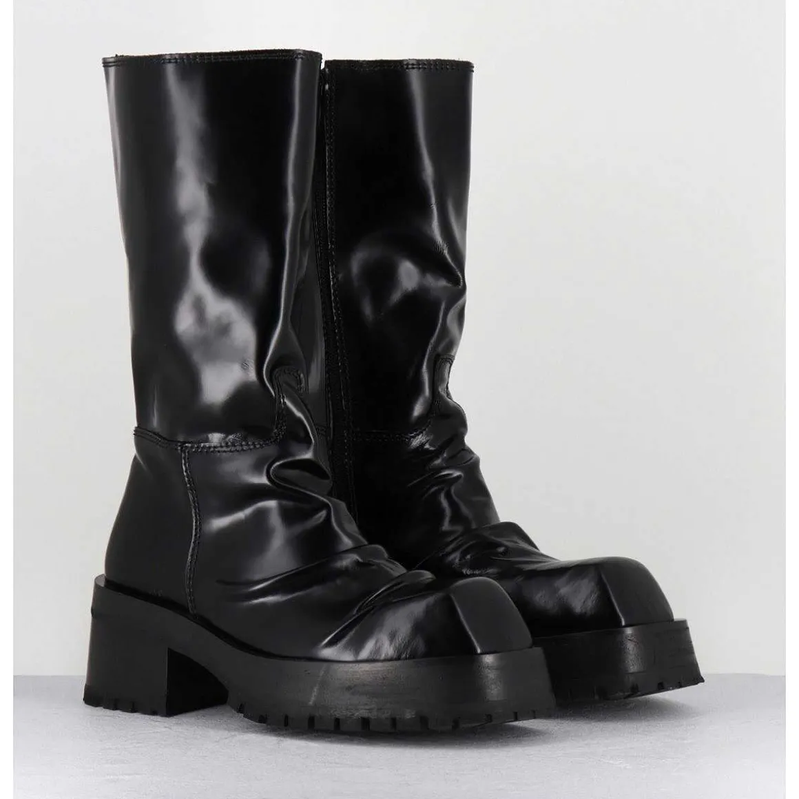 Boots Ligne Brutaliste En Cuir Glace Noir - Dima Shiny Nero