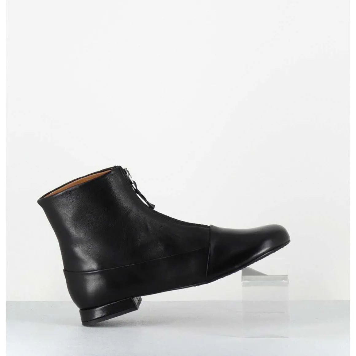 Boots Plates En Cuir Souple Noir A Zip - Maria Black Nappa