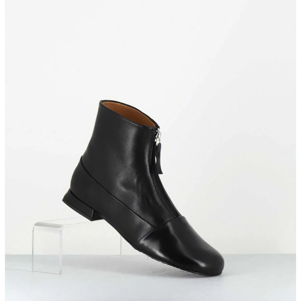 Boots Plates En Cuir Souple Noir A Zip - Maria Black Nappa