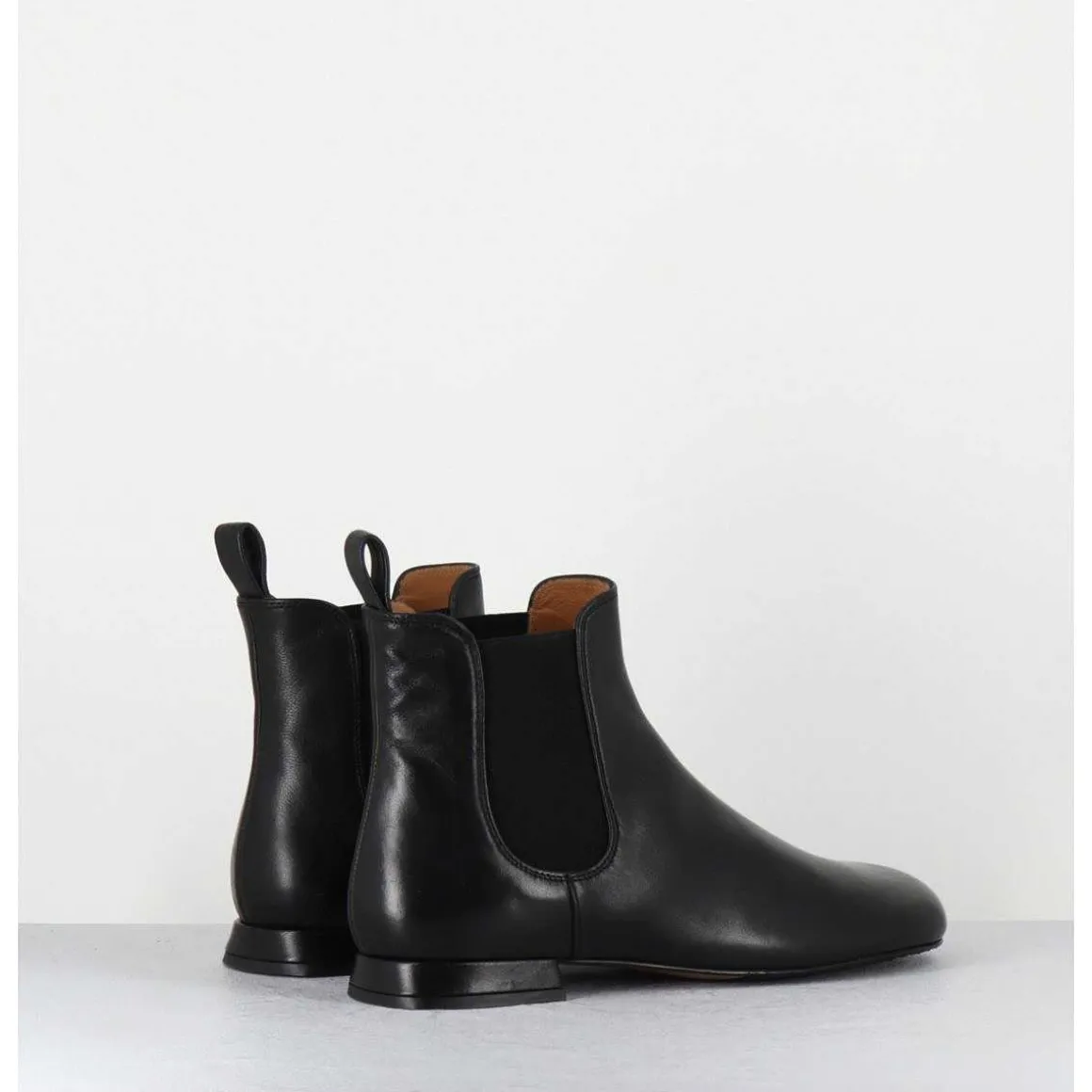 Boots Plates En Cuir Souple A Elastiques - Poura Black Nappa