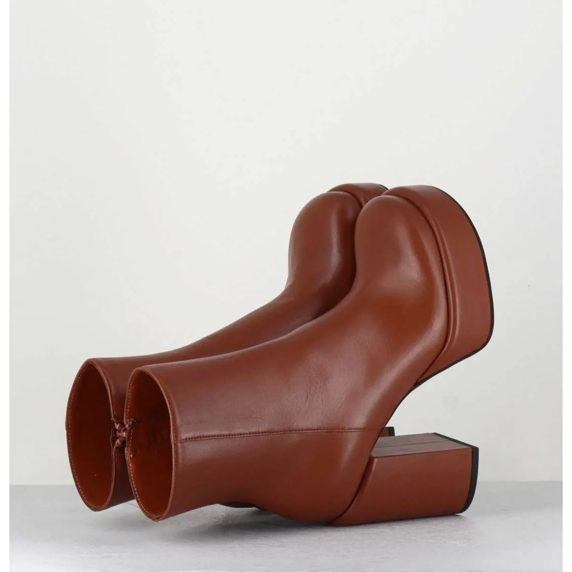 Boots 70S En Cuir Marron - Aiko Nappa Luggage