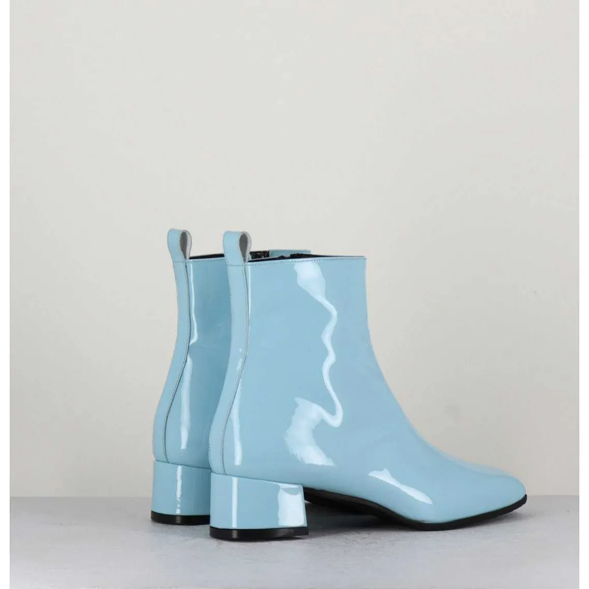 Boots 60S En Cuir Vernis Bleu - Jane Vernice Faeda