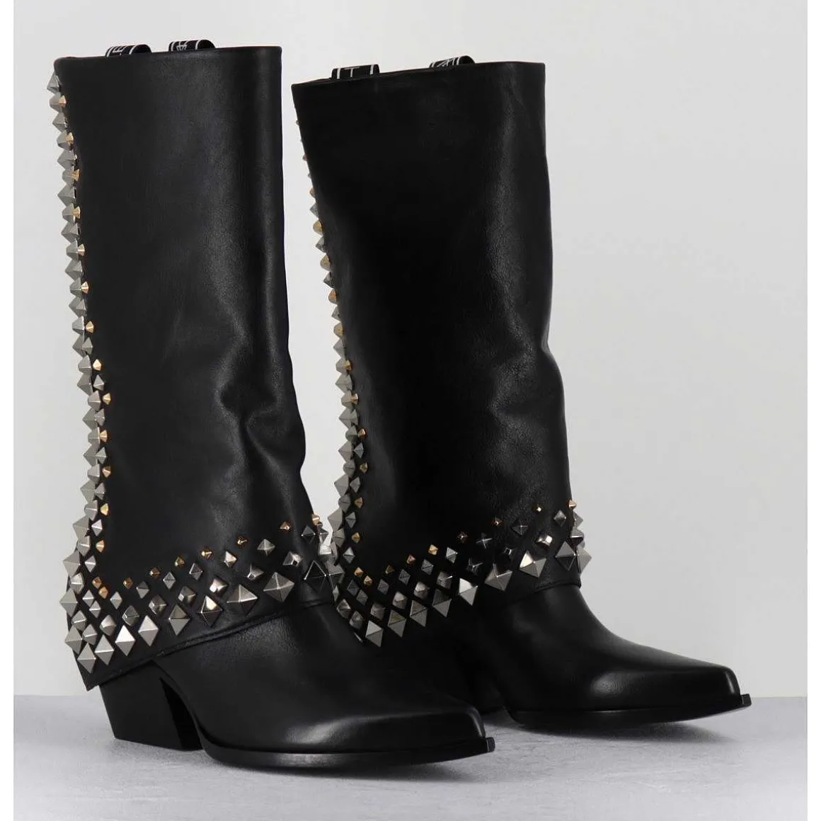 Boots Santiags A Guetre En Cuir Noir & Clous - E3711 Nature Nero