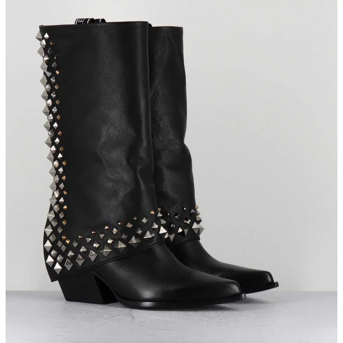 Boots Santiags A Guetre En Cuir Noir & Clous - E3711 Nature Nero