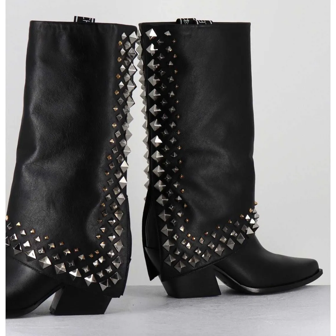 Boots Santiags A Guetre En Cuir Noir & Clous - E3711 Nature Nero