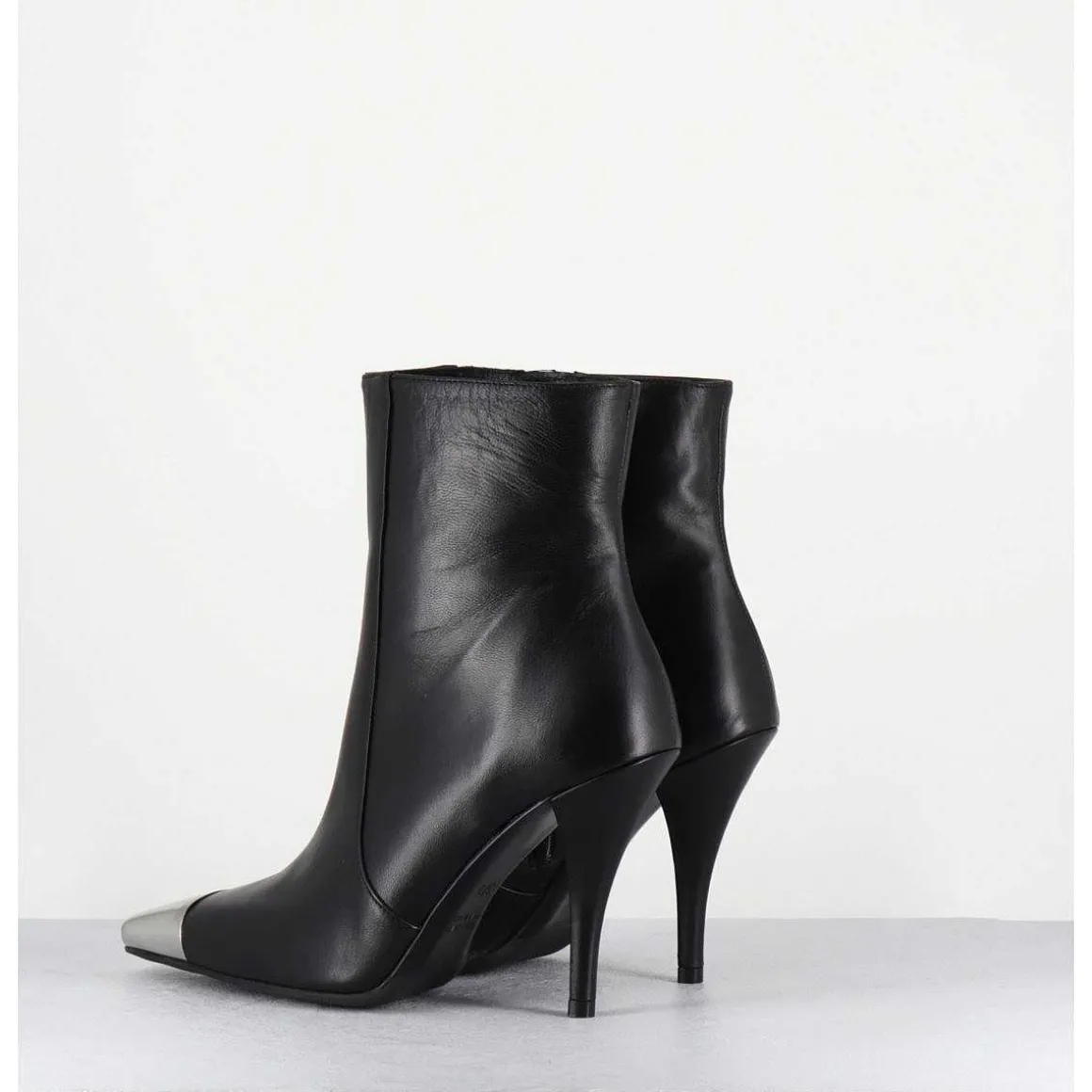 Boots Talon Haut Cuir Noir Bout Argent - Mecha1