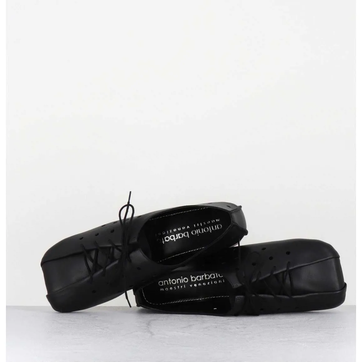 Chaussures Minimalistes A Lacets En Cuir Noir Perfore - Ab4651 Nappato Nero