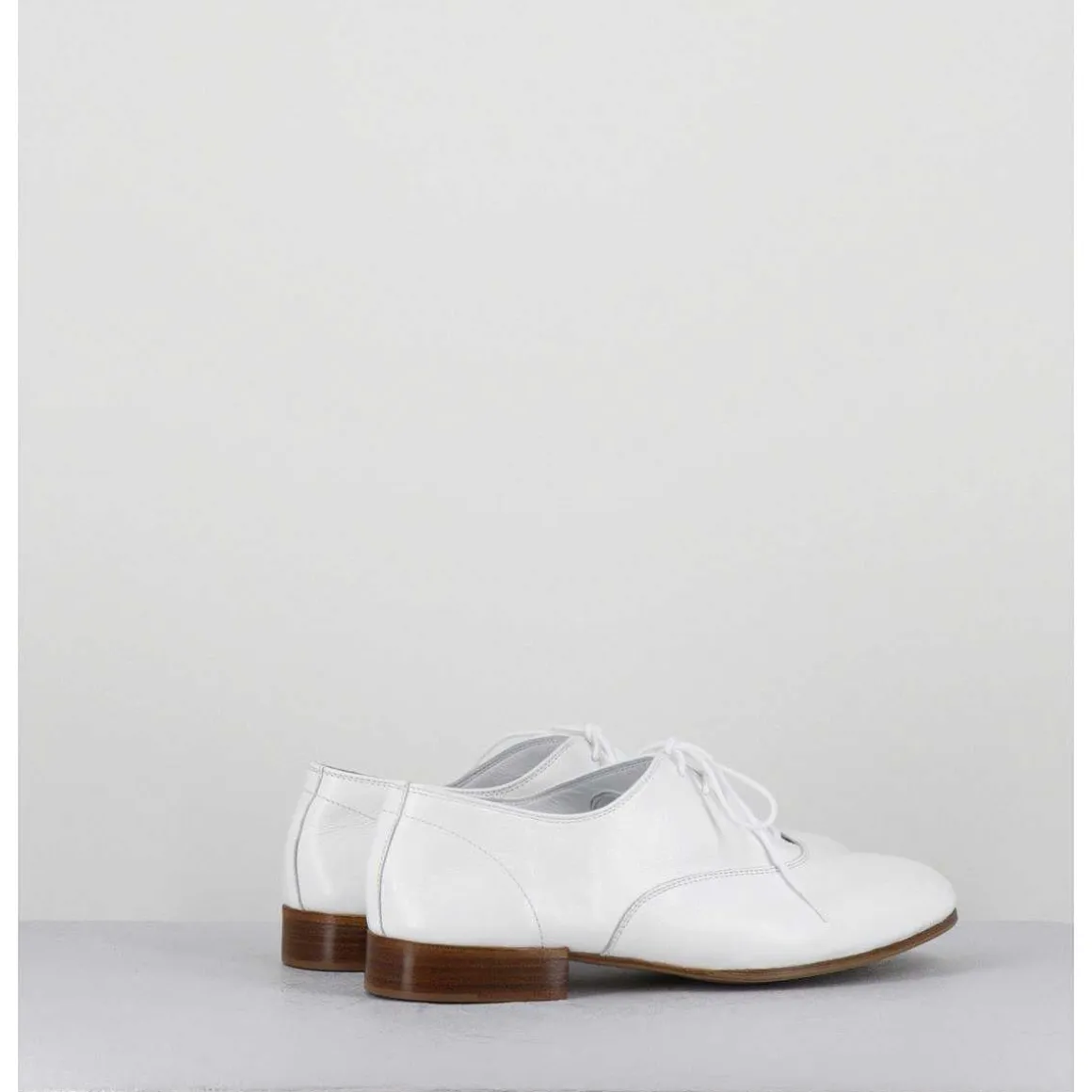 Derbies Minimalistes En Cuir Souple Blanc - Stja Cow White