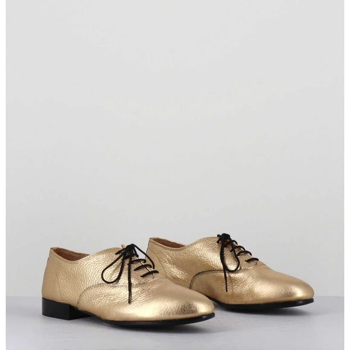 Derbies Minimalistes En Cuir Dore - Stja Cow Platino