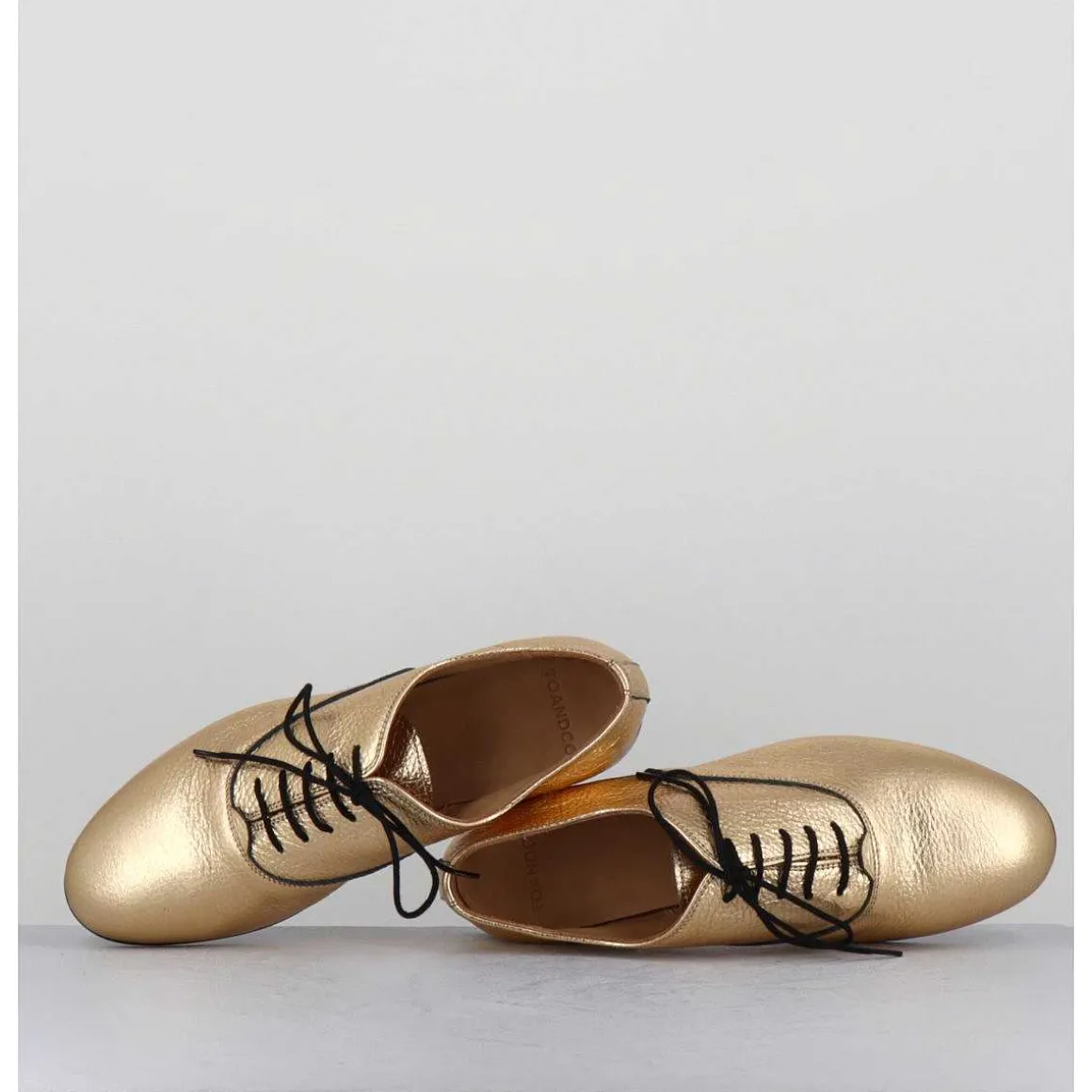 Derbies Minimalistes En Cuir Dore - Stja Cow Platino