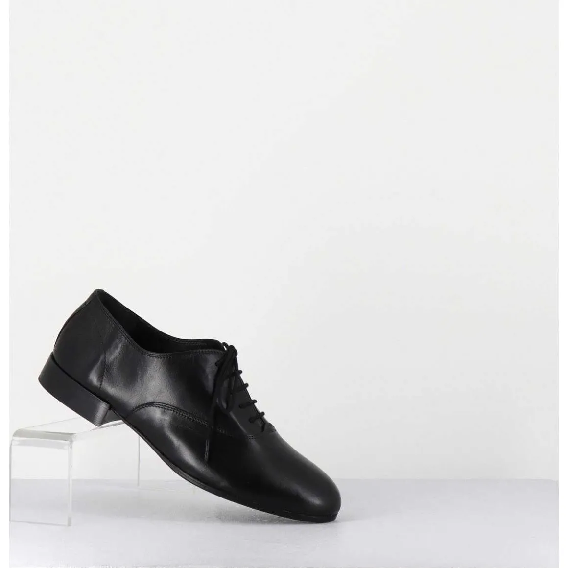 Derbies Minimalistes En Cuir Souple Noir - Stja Cow Black