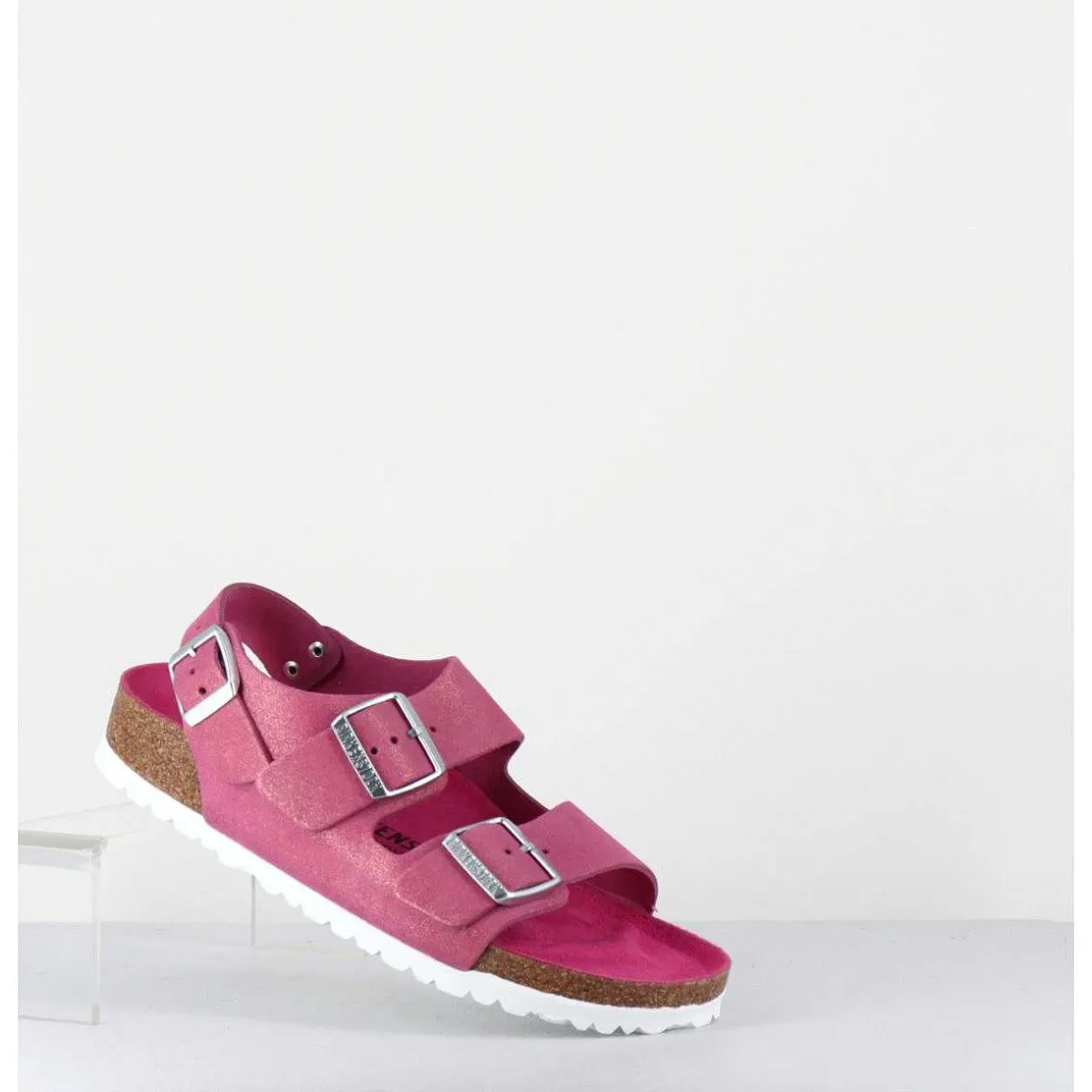 Milano Shimmering Fuschia Irise Rose Bride Arriere