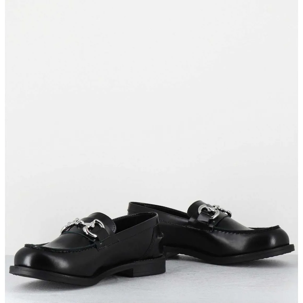 Mocassins En Cuir Glace Noir & Mors Argent - Al104 Abrasivato Nero