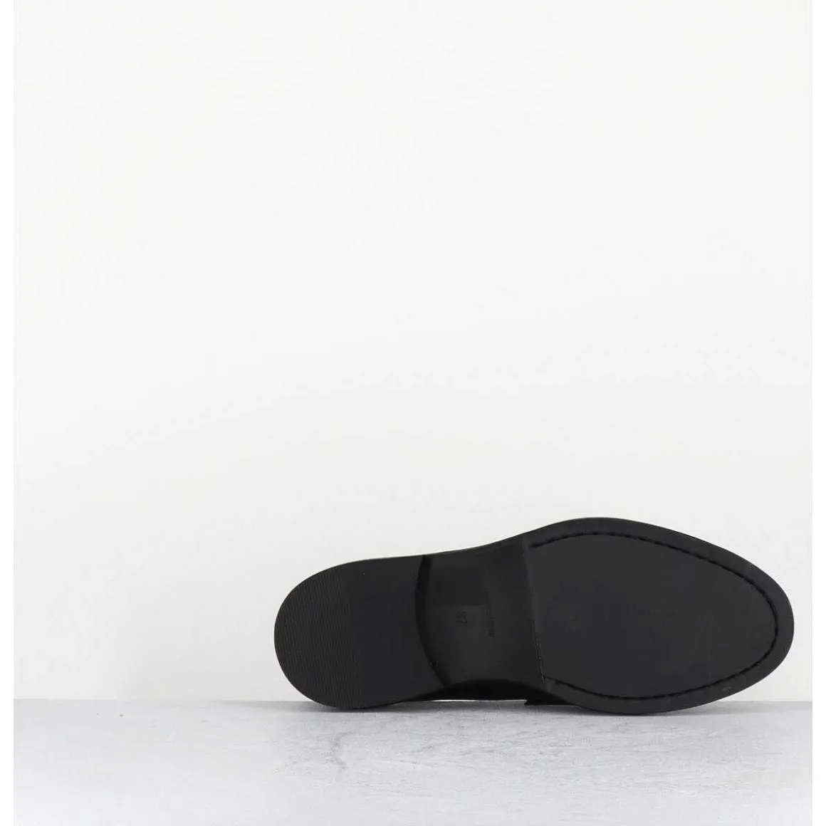 Mocassins En Cuir Noir & Rivets Argent Semelle Gomme - Aversa Abra Nero