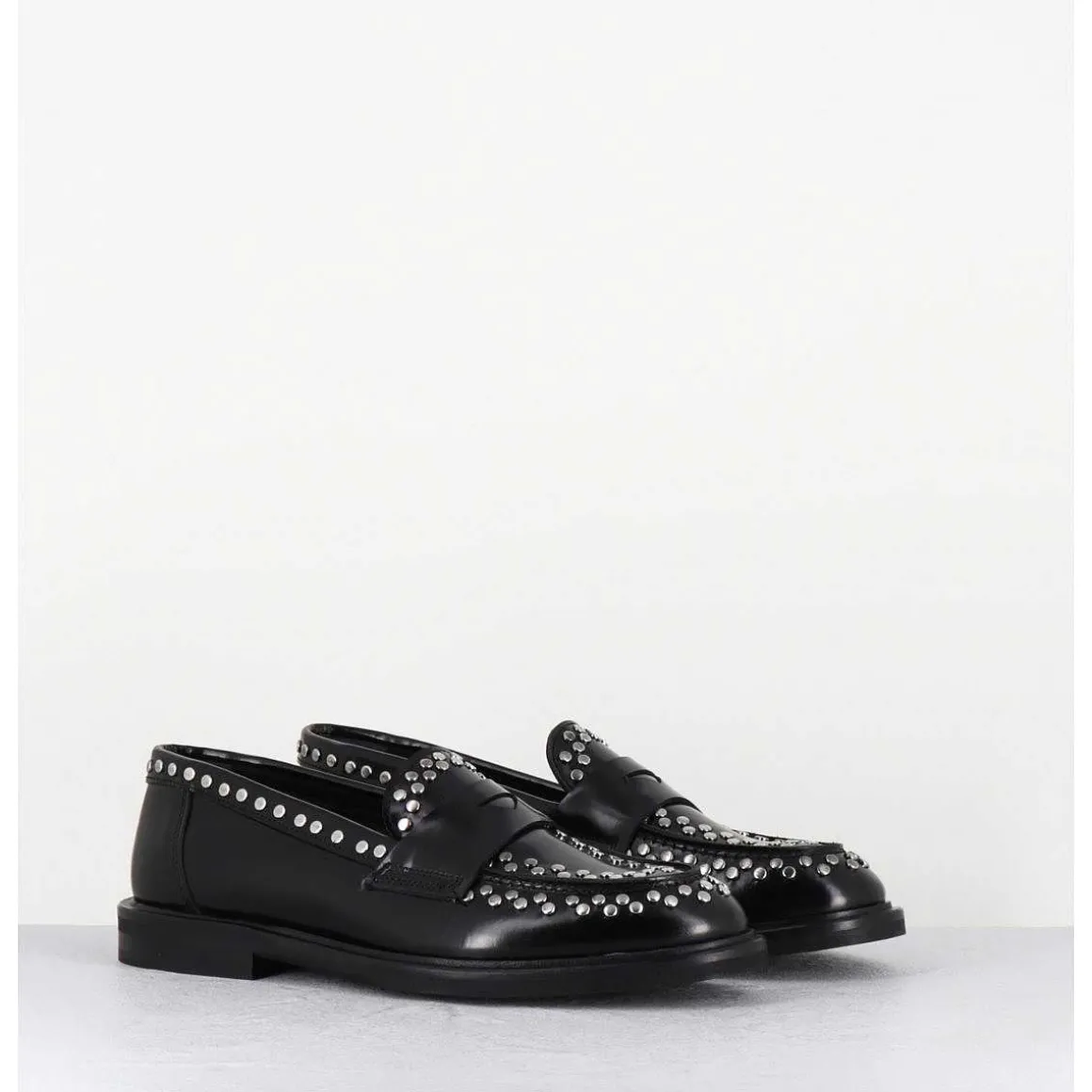 Mocassins En Cuir Noir & Rivets Argent Semelle Gomme - Aversa Abra Nero