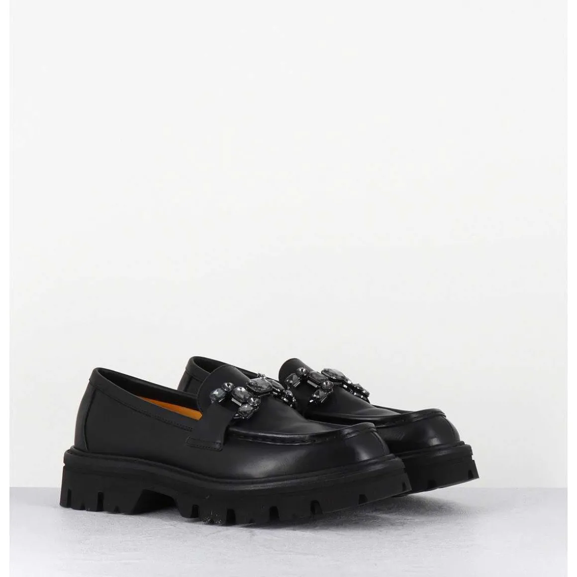 Mocassins En Cuir Souple Noir Semelle Epaisse & Bijoux - W201465 Race Nero