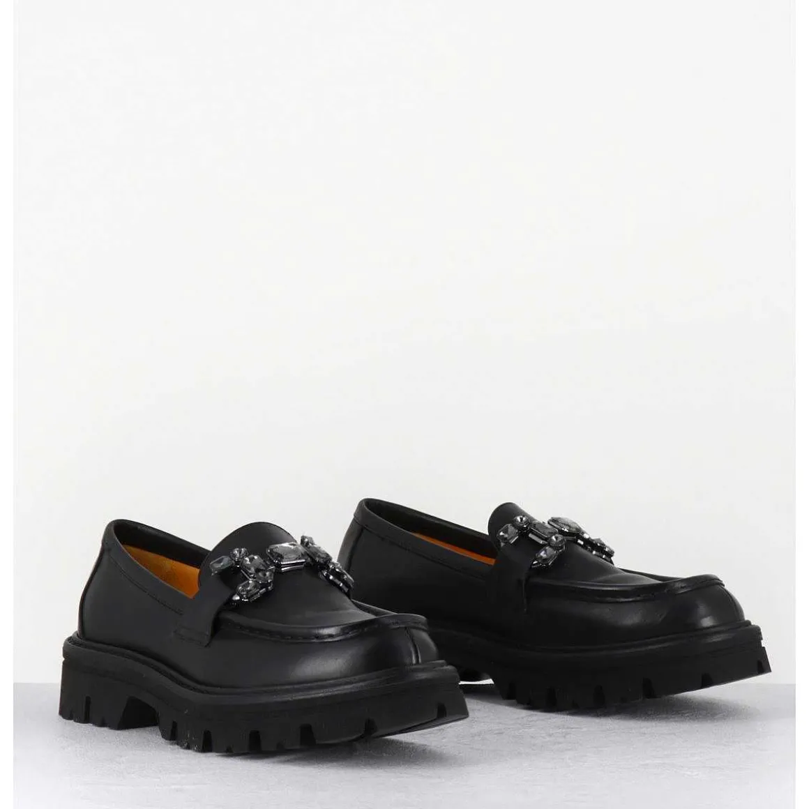 Mocassins En Cuir Souple Noir Semelle Epaisse & Bijoux - W201465 Race Nero