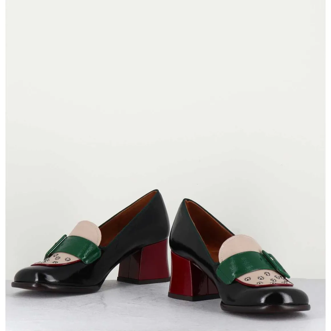 Mocassins Petit Talon En Cuir Vernis Noir & Boucle Verte - Memet Negro Sand