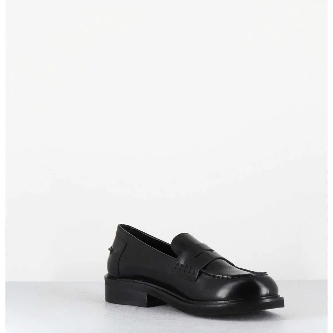 Mocassins Plats A Bout Rond En Cuir Glace Noir - Chino Abrasivato Nero