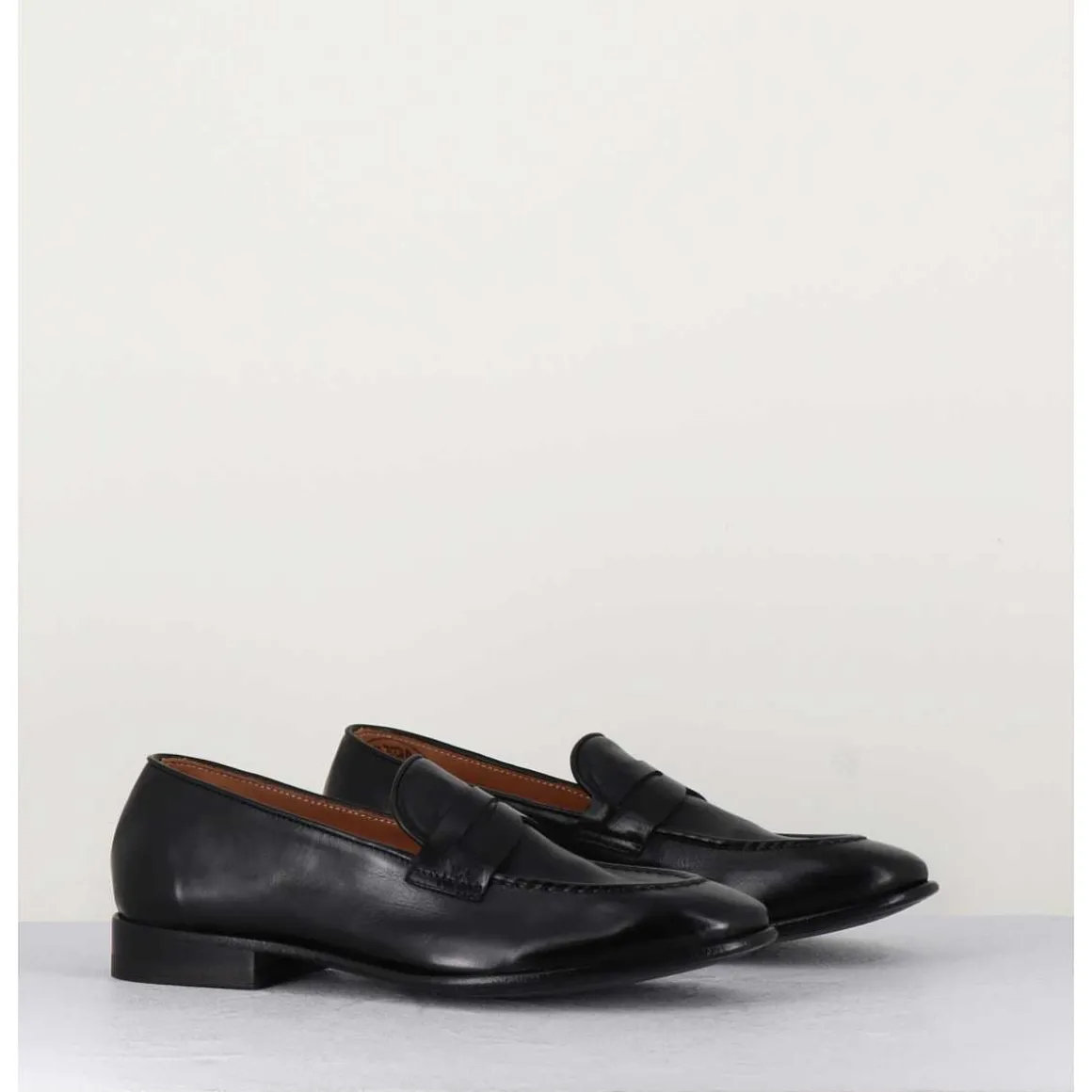 Mocassins Plats En Cuir Souple Noir- Dunia 80013 Black