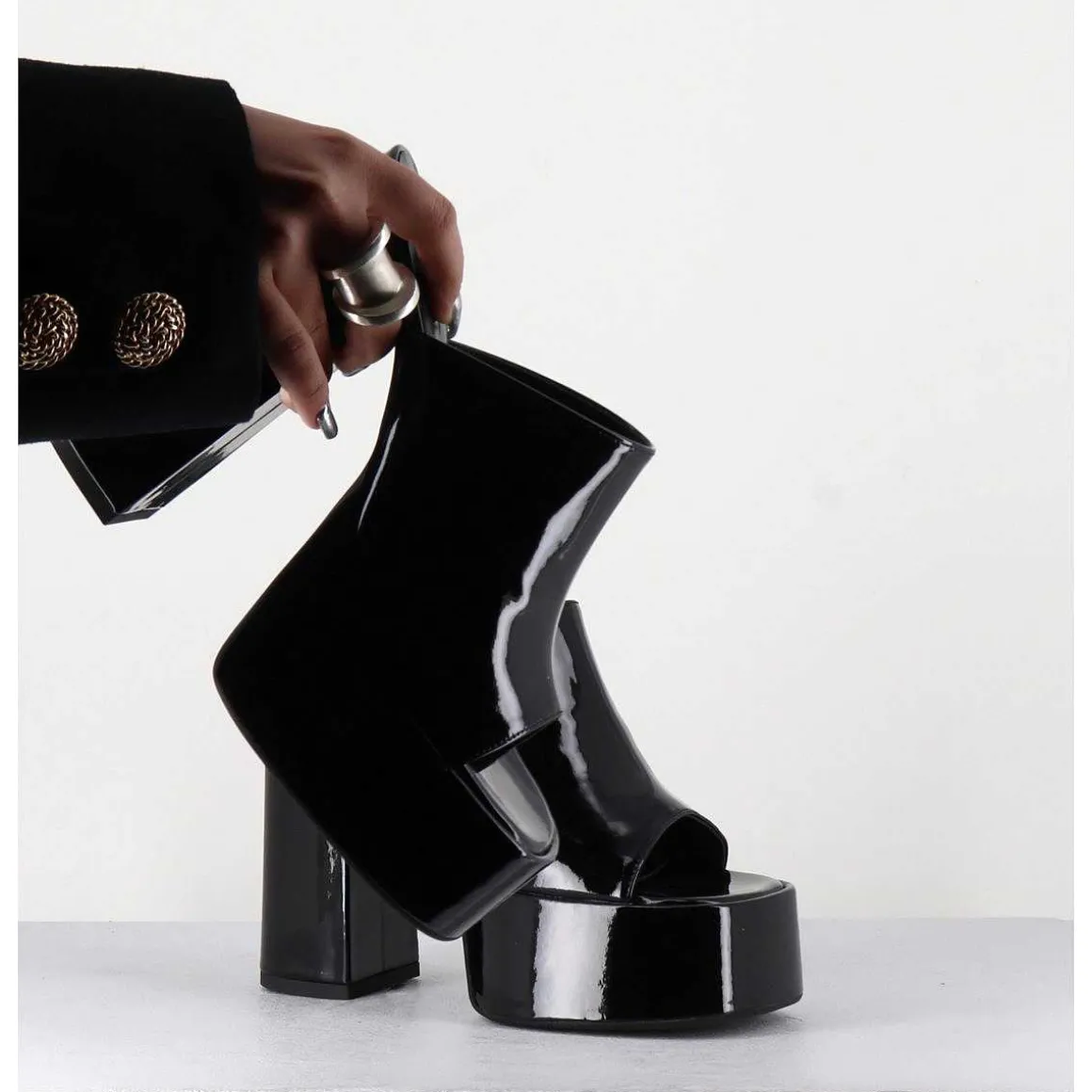 Mules A Haute Plateforme Cuir Vernis Noir - Marchi Vernice Nero
